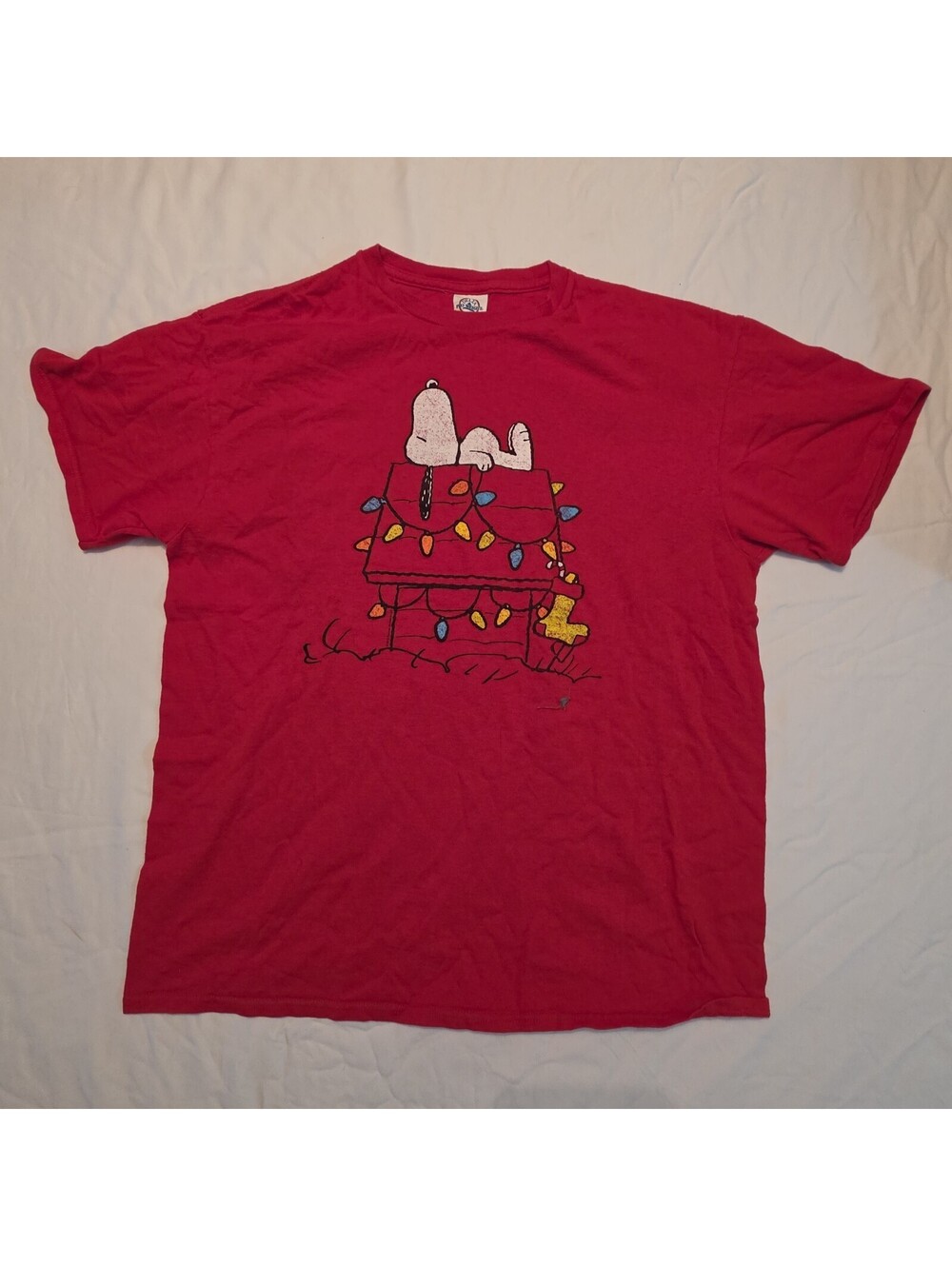 Charlie Brown Christmas Snoopy Dog House Red T-Shirt Large Holiday Tee